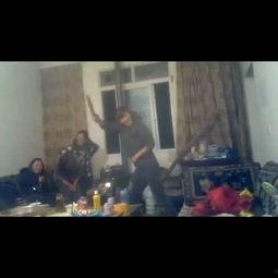 玩菜刀视频,极限运动还是危险游戏？